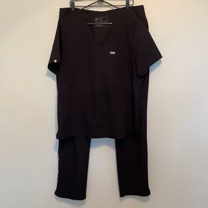 FIGS Black Catarina One Pocket Scrub Top and Drawstring Pants XXL/XL